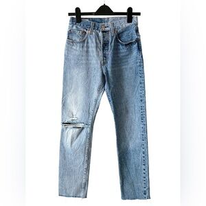 Levi’s 501 Original Jeans Distressed Knee Light Wash Denim Size 26 W26 L30